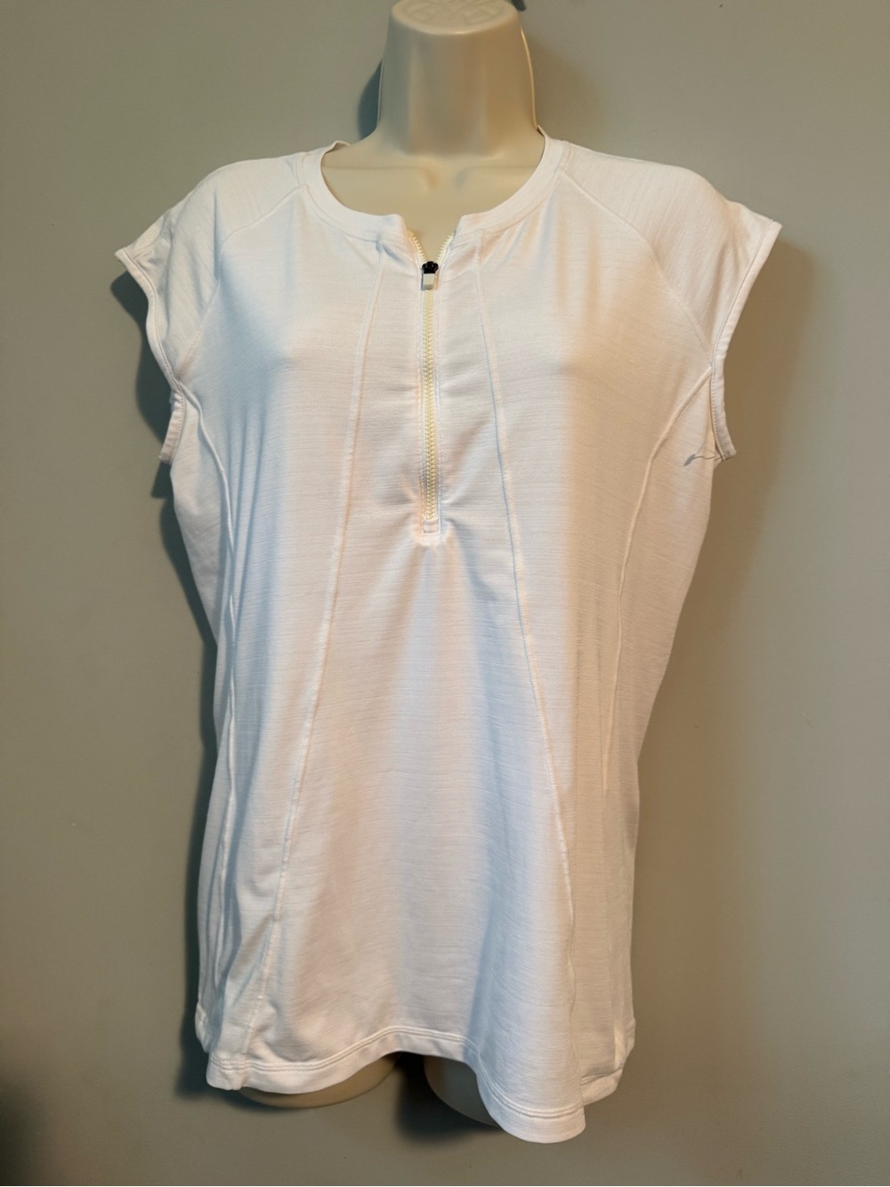 NWOT Athleta White Zip-Front Cap-Sleeve Tank